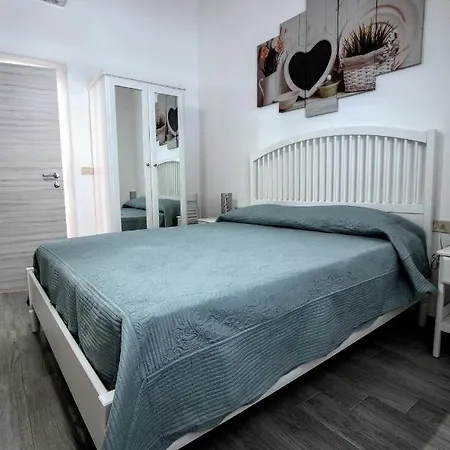 Garden House: And For Holidays Palermo