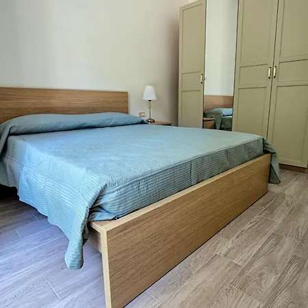 Couette-café Garden House: And For Holidays 2*