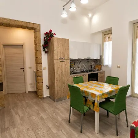Couette-café Garden House: And For Holidays