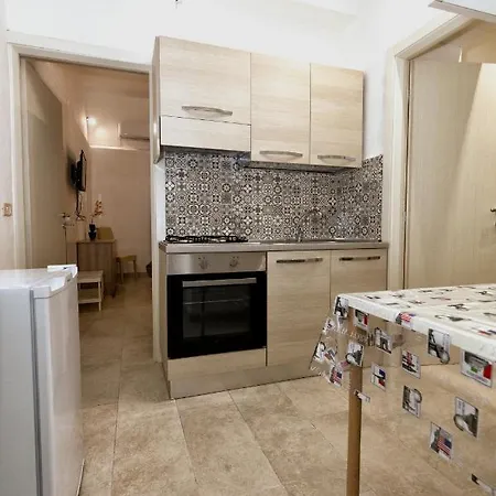 Garden House: And For Holidays Palerme