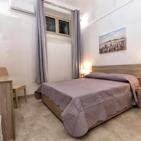 Couette-café Garden House: And For Holidays Palerme