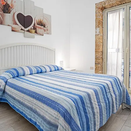 Garden House: And For Holidays Bed and Breakfast