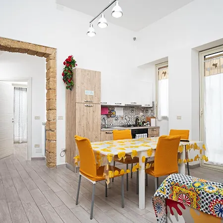 Bed and Breakfast Garden House: And For Holidays